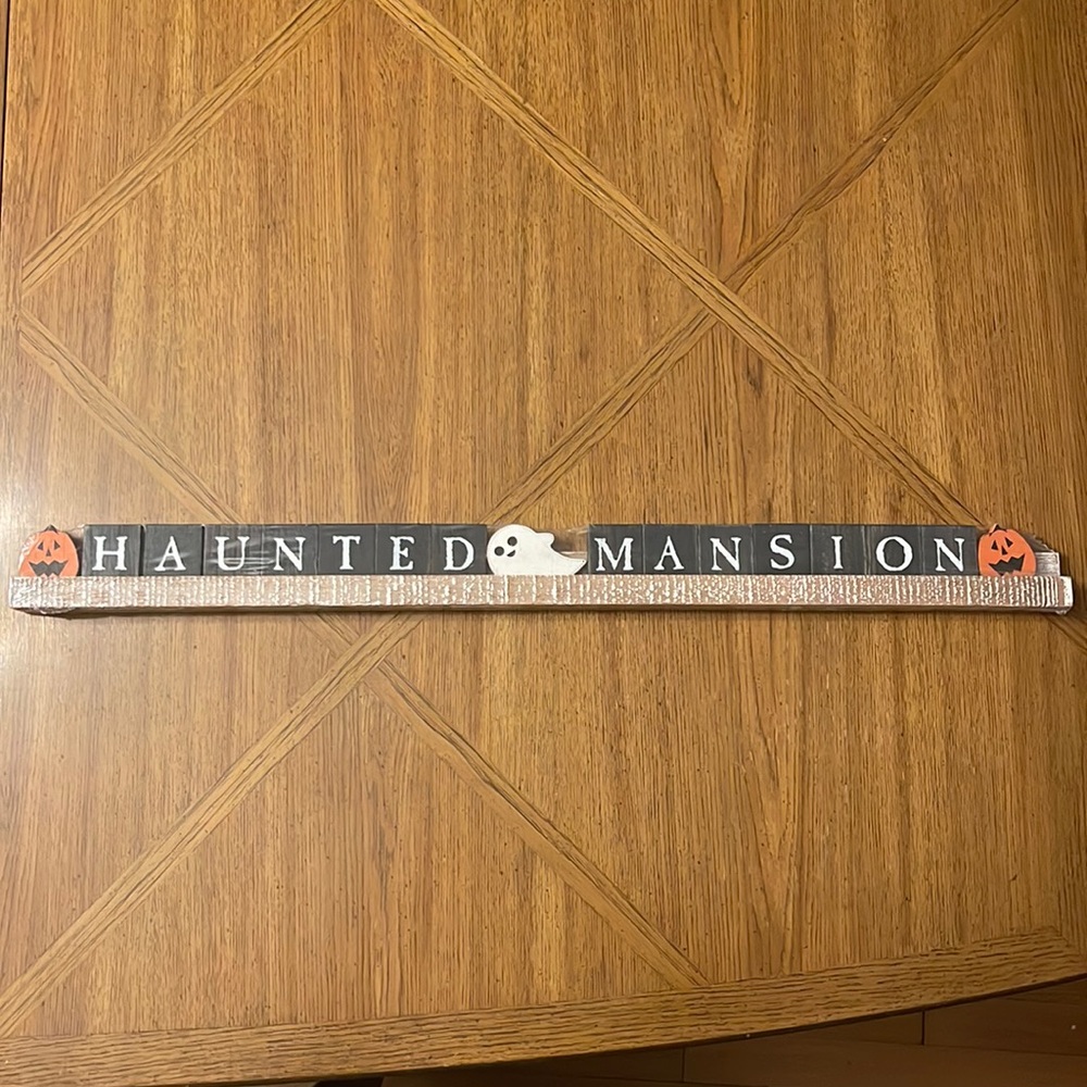 NWT NIP Haunted Mansion Halloween Ledgie Set